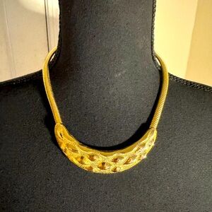 Beautiful gold colored costume, Park Lane jewelry necklace